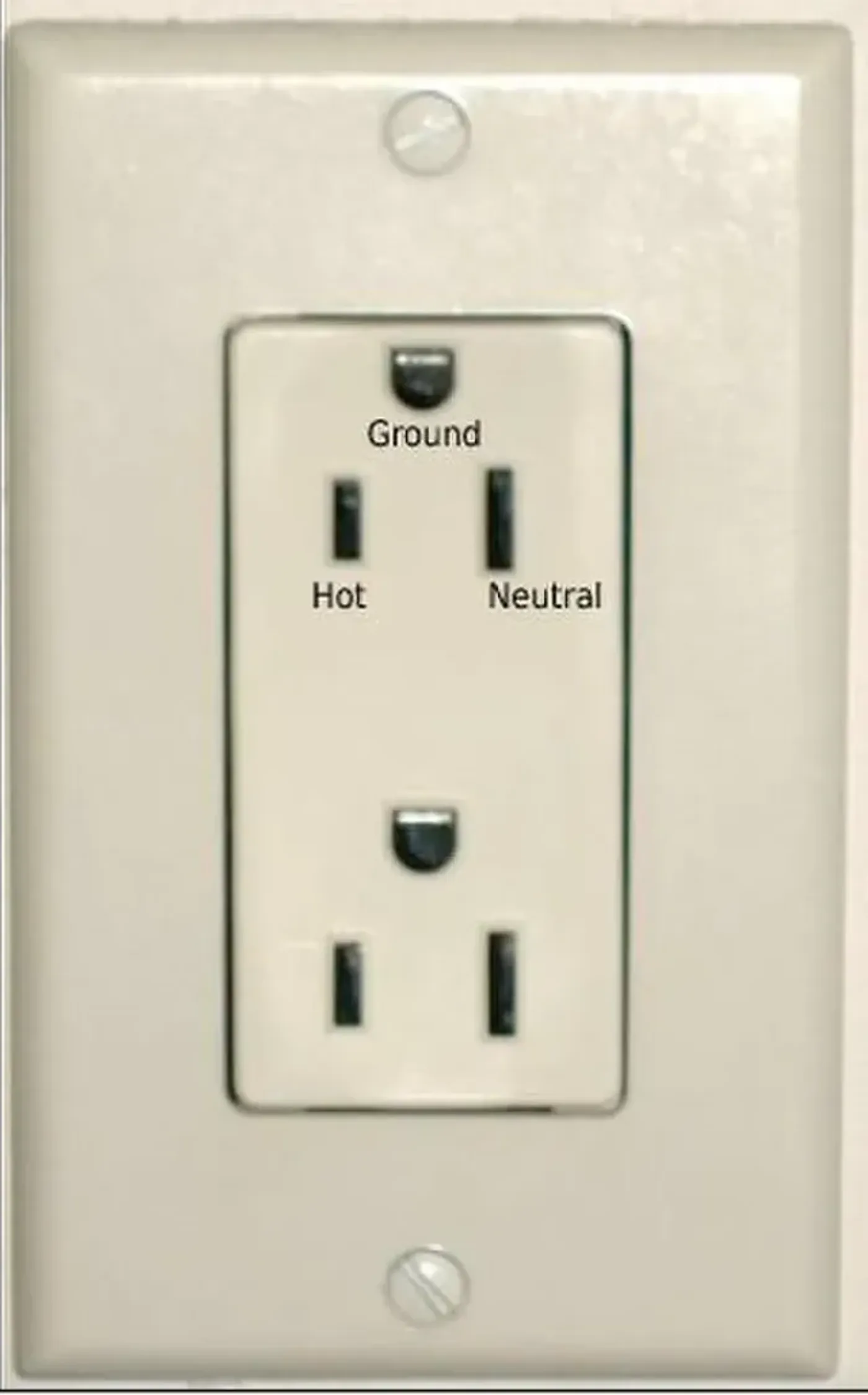 Standard US duplex outlet, freshly wired